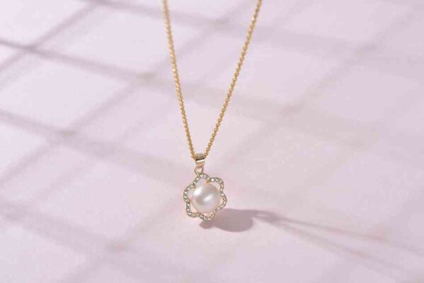 Pearl White Natural Freshwater 8-9mm Pearl Pendants Necklaces